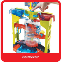 Hot Wheels Stunt Splash Car Wash Playset With One 1:64 Hot Wheels Color Shifter Color Changing Car For Ages 4 Years Old & Up Grw37, Multi Colour