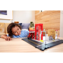 Matchbox Action Drivers Fire Station Rescue Playset with 1:64 Scale Truck, Light & Sound Effects, Moving Parts, Pretend Fire that Kids Extinguish, 3 Years Old & Up HBD76, Multicolour, Match Box