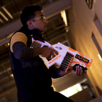 Nerf E65964R0 Ultra One Motorized Blaster, 25 Ultra Darts, 8+ Years