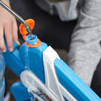 Nerf Super Soaker Twister Water Blaster, 2 Twisting Streams Of Water, Pump To Fire, Outdoor Water Blasting Fun, F3884