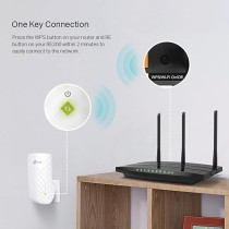 TP-Link RE200 AC750 Universal Dual Band Range Extender, Broadband/Wi-Fi Extender, Wi-Fi Booster/Hotspot with Ethernet Port, Plug and Play, Smart Signal Indicator, UK Plug, White