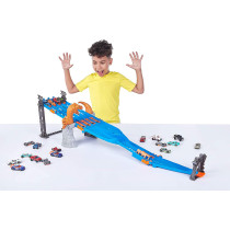 Metal Machines 4-Lane Dinosaur Raptor Attack Playset with Mini Racing Car