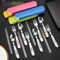 Brain Giggles Kids Cutlery Set With Case, Round Edge Stainless Steel Soft Grip Spoon, Fork And Chopsticks Cutlery Set With Bpa Safe Fun Character Engraved Handles For Kids (Pack Of 1, Green)