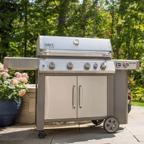 Weber Genesis E-435 Premium With 435 GBS Gas Grill, Extra Large Folding Fable For Preparing And Serving, Black