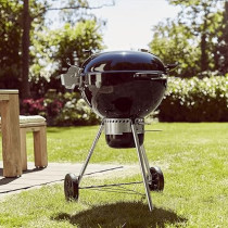 Weber Master Touch Portable Charcoal Grill With Lid 57cm