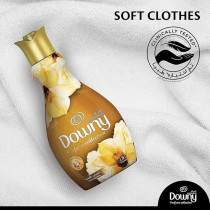 Downy Perfume Collection Concentrate Fabric Softener Feel Luxurious, 3 x 880Ml