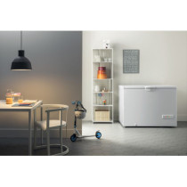 Indesit 420L Chest Freezer, Made In Italy - F093406, Min 1 year manufacturer warranty