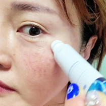 Farmstay Collagen Water Full Moist Rolling Eye Serum, 25 Ml