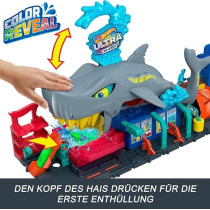 Hot Wheels Lets Race Netflix - City Shark Wash Station with 1:64 Scale Color Reveal Car, Colour Changing Function And Storage, HTN82