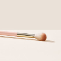 Rare Beauty Positive Light Precision Highlighter Brush