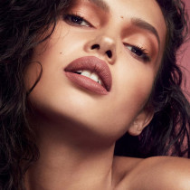 Fenty Beauty Stunna Lip Paint Longwear Fluid Lip Color, Unbutton - Peachy Nude