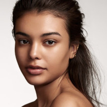 Fenty Beauty Eaze Drop'Lit All-Over Glow Enhancer, Taffy Topaz