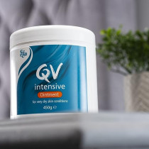 QV Intensive Ointment 450g, Helps to Protect and Soothe Dry and Sensitive Skin, Sting Free, Ideal for Drier Areas