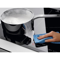 Electrolux 90Cm Built In Induction Hob With 3 Self-Sizing Cooking Zones And Touch Control, Power Boost For Faster Cooking, Adjustable Timer And Key Lock Feature, Black, EIT913