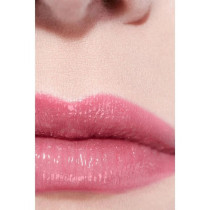 Chanel Rouge Coco Baume Tinted A Hydrating Tinted Lip Balm That Offers Buildable Colour For Better-Looking Lips, Day After Day, 762 Raspberry Kiss
